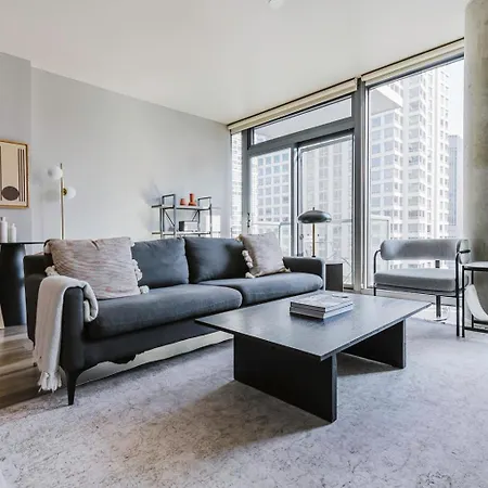 Blueground River North Pool Doorman Wd Chi-1092 Apartment